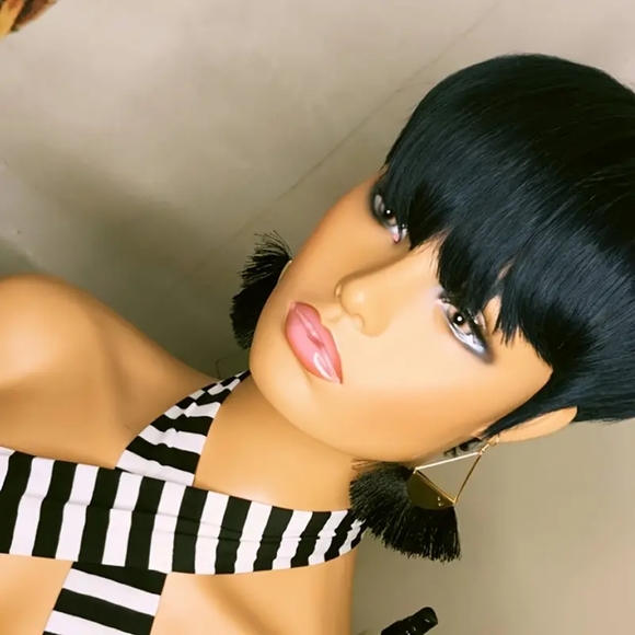 180% Density Natural Black Layered Pixie Cut Wavy Short Human Hair Wigs - Picture 2 of 2